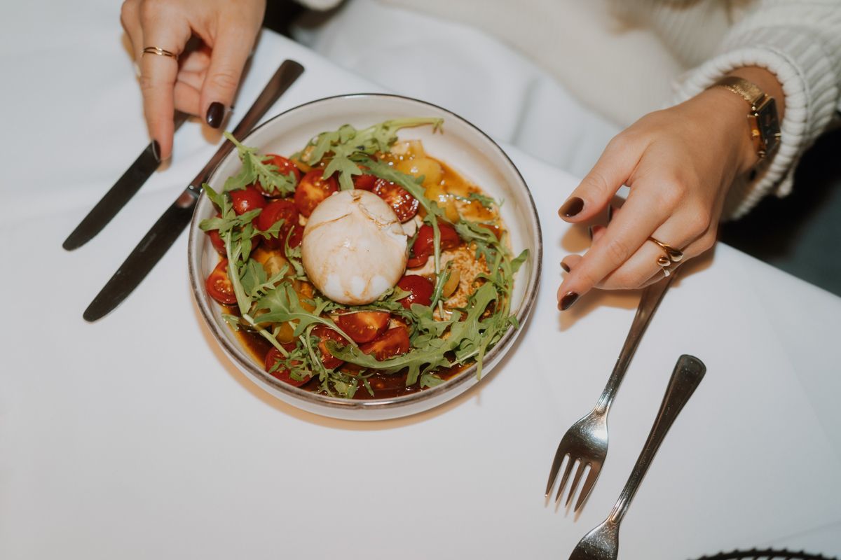 Bowl mit Salat, von oben